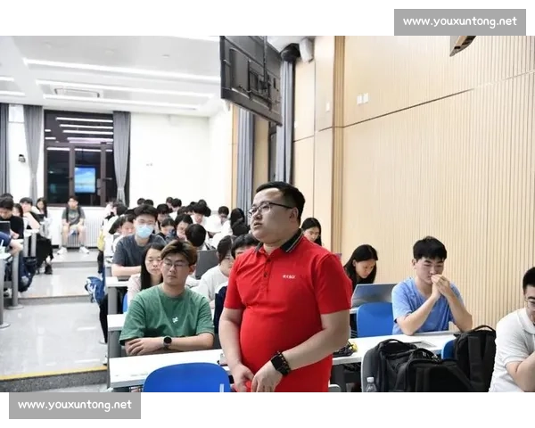 现场采访揭秘行业内幕 专家深度解读趋势与挑战